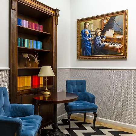 Chopin Hotel 4*