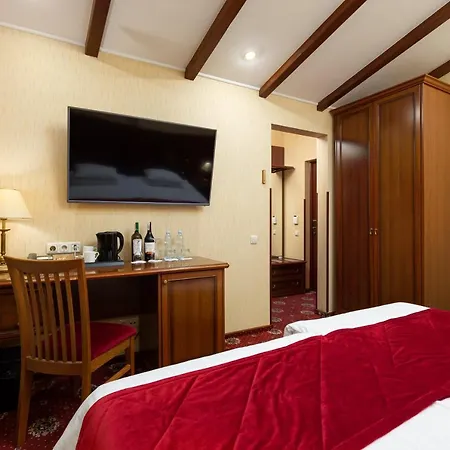 Hotel Chopin 4*