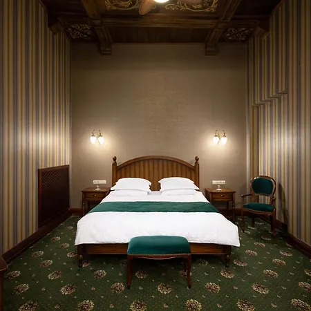 Hotel Chopin 4*