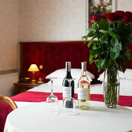 Chopin Hotel 4*