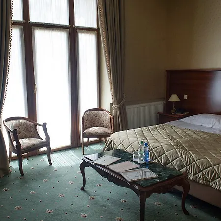 Chopin Hotel 4*