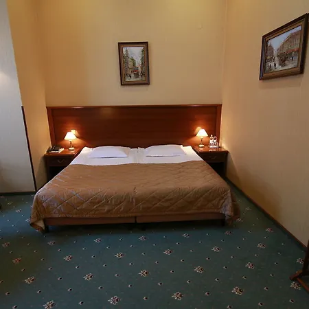 Chopin Hotel 4*